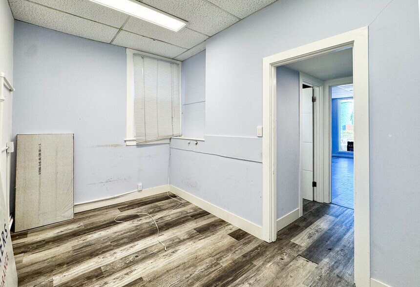 More Photos Of 2140 S El Camino Real, San Mateo Storefront Retail Residential For Lease