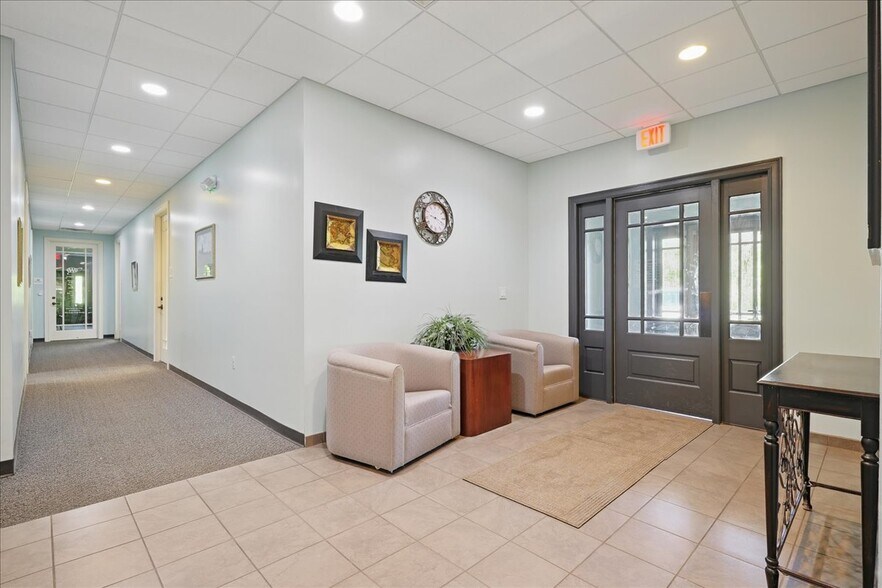 More Photos Of 2545 N Opdyke Rd, Auburn Hills Medical For Sale