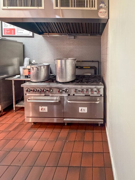 More Photos Of 410 Utica Ave, Brooklyn Storefront Retail Office For Sale