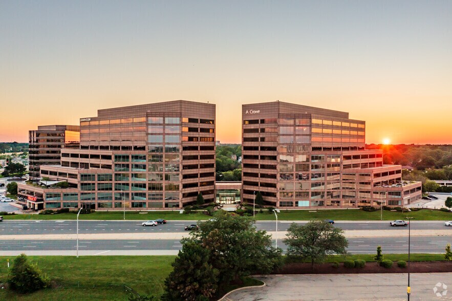 More Photos Of 2 Mid America Plz, Oakbrook Terrace Office For Lease