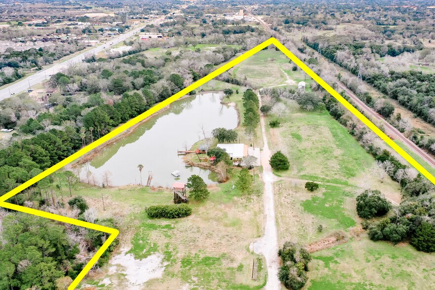 More Photos Of 850 County Road 149, Alvin Land For Sale