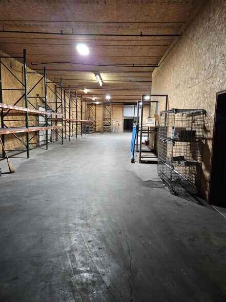 More Photos Of 102 Railroad Ave NE, Aberdeen Flex For Sale