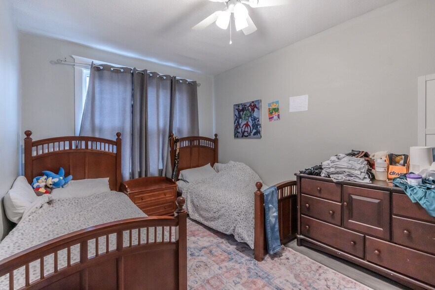 More Photos Of 49 N Broad St, Nazareth Storefront Retail Residential For Sale