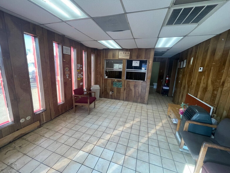 More Photos Of 1601 N Shepherd Dr, Houston Warehouse For Lease