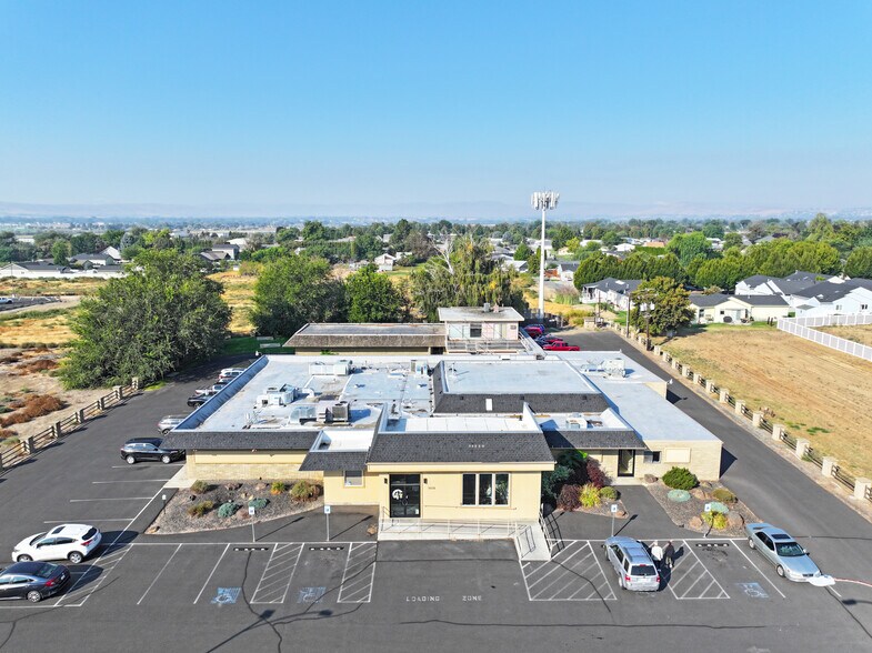 More Photos Of 1608 S 24th Ave, Yakima Movie Radio TVStudio For Sale