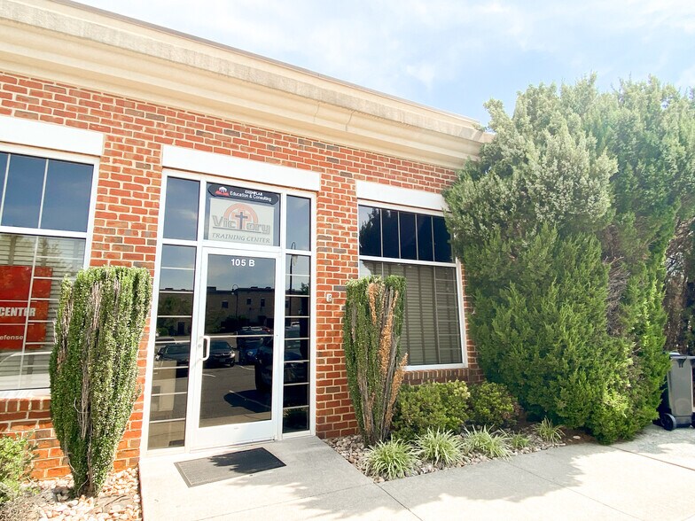 More Photos Of 103-105 Tradewynd Dr, Lynchburg Medical For Sale