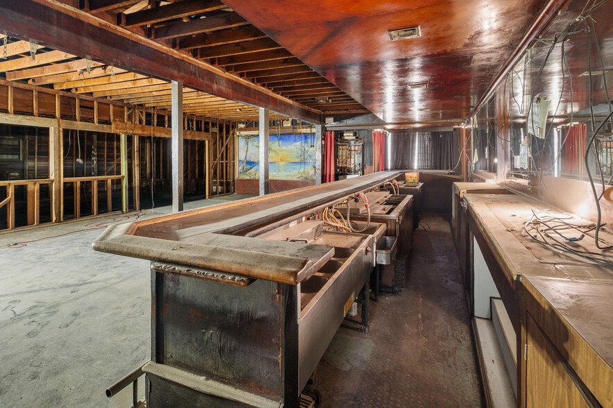 More Photos Of 1908 S Pacific Ave, San Pedro Restaurant For Sale