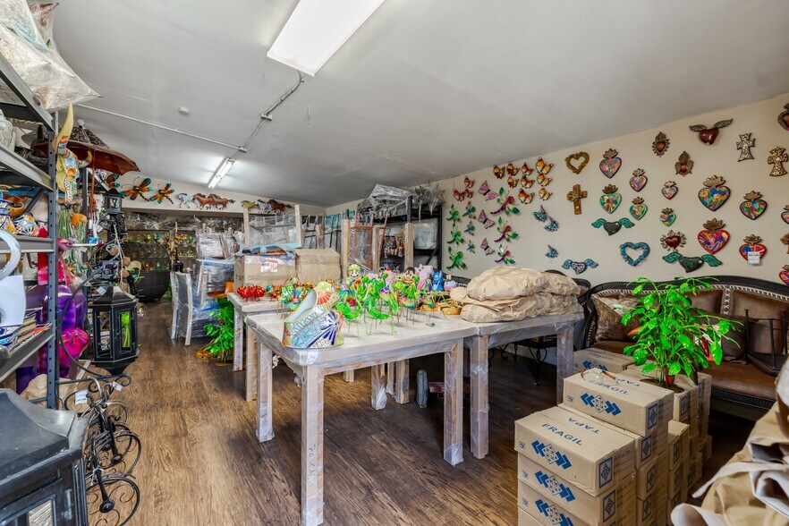 More Photos Of 1950 N Panam Expy, San Antonio Freestanding For Sale