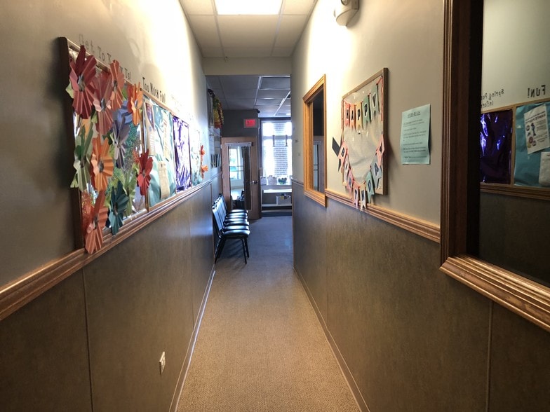 More Photos Of 608 E Veterans Pky, Yorkville Medical For Lease