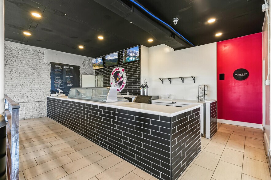 More Photos Of 1559 S Broadway, Denver Storefront Retail Office For Sale