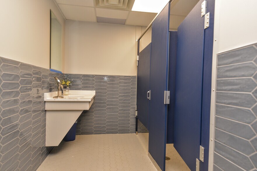 More Photos Of 2 Forest Ave, Oradell Medical For Sale