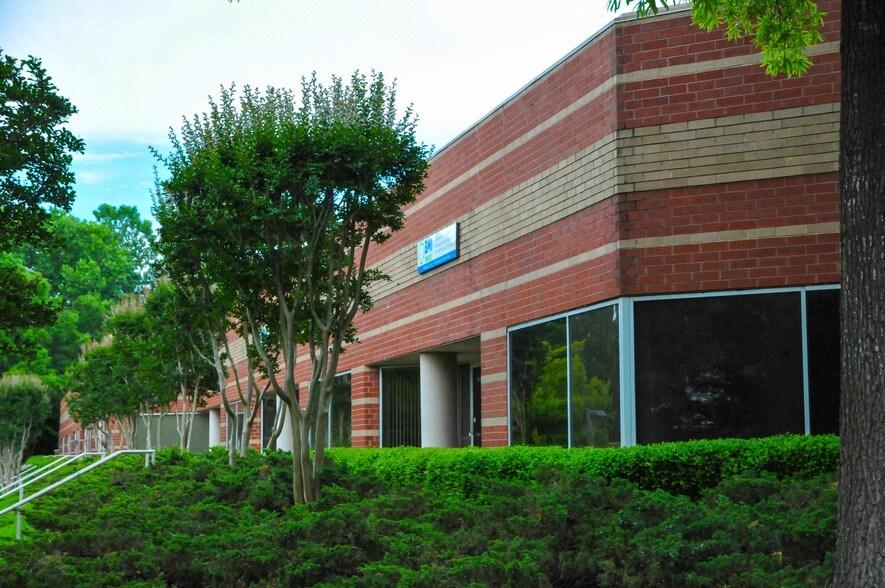 More Photos Of 9129 MONROE Rd, Charlotte Unknown For Lease