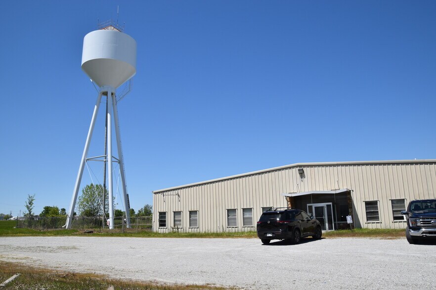 More Photos Of 2921 E 290 Rd, Grove Manufacturing For Lease