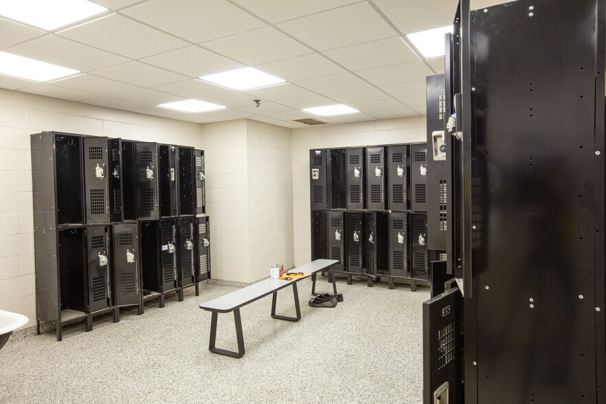 More Photos Of 8 Morin St, Biddeford Warehouse For Sale