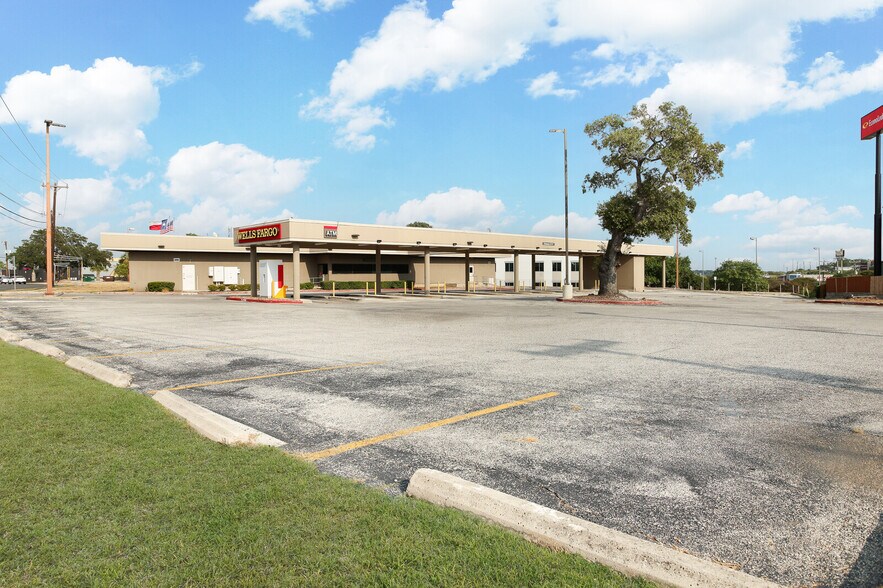 More Photos Of 5404 Wurzbach Rd, San Antonio Office For Sale