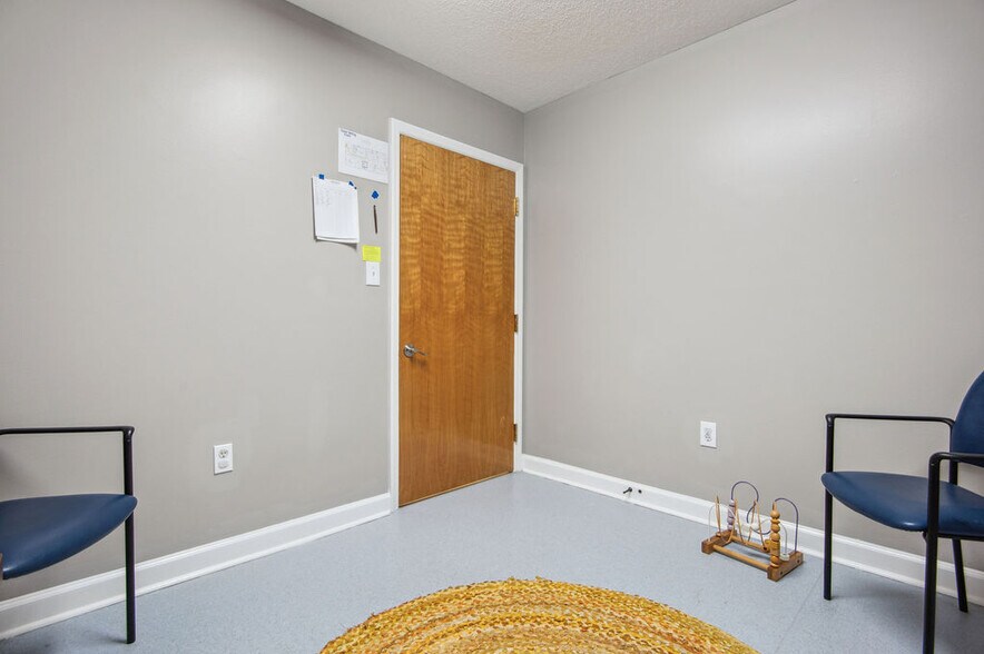 More Photos Of 217-219 Station St, Jacksonville Medical For Lease