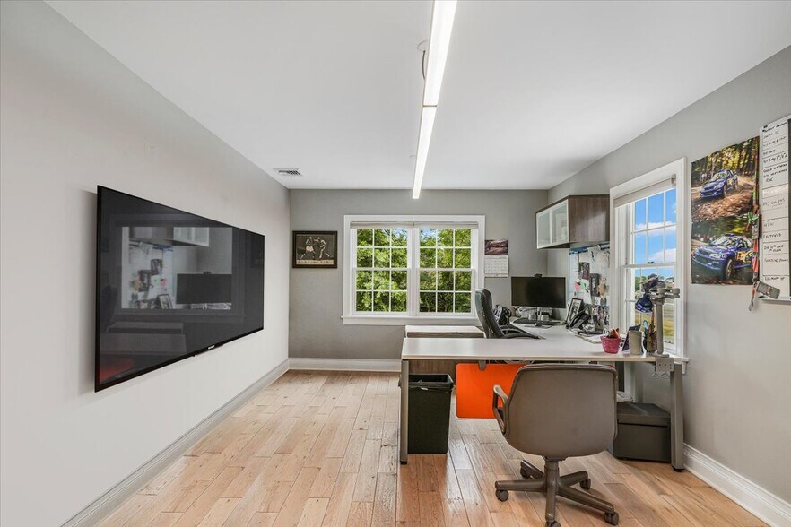 More Photos Of 363 S Middletown Rd, Nanuet Flex For Sale