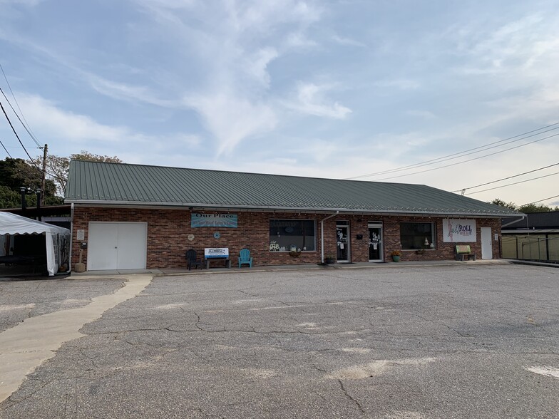 Primary Photo Of 107 Fairway Ave, Hudson General Retail For Sale