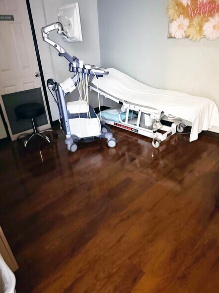 More Photos Of 72855 Fred Waring Dr, Palm Desert Medical For Lease