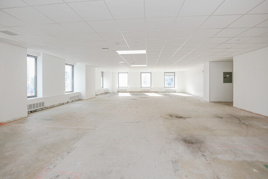 Primary Photo Of 633 Third Ave, New York Office For Lease