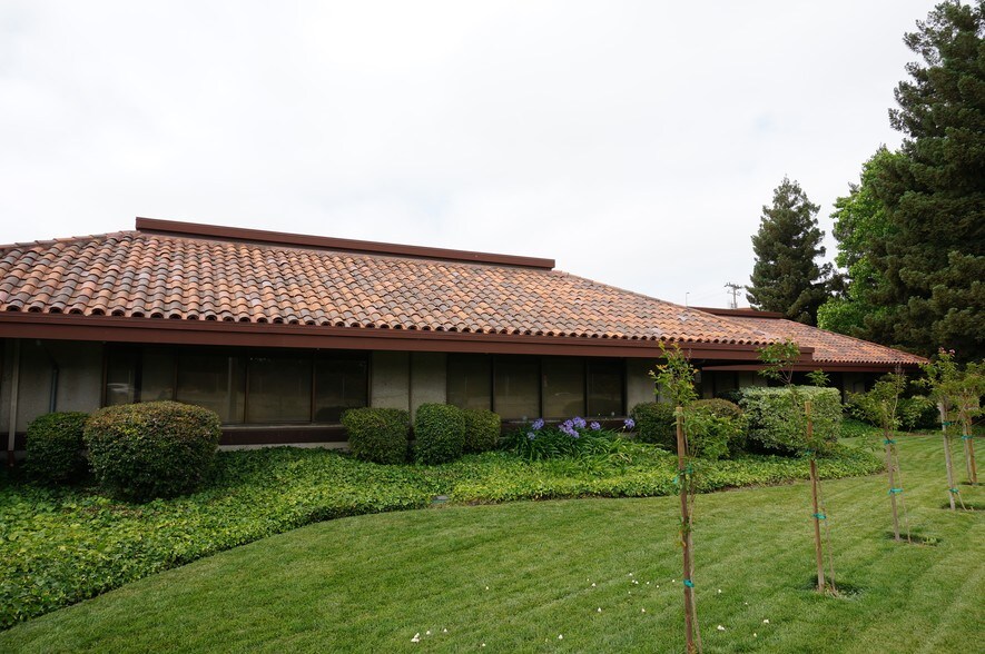 More Photos Of 1296 Lawrence Station Rd, Sunnyvale Office For Sale