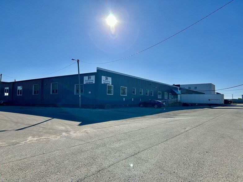 More Photos Of 729 Chapman Ave, Neenah Warehouse For Sale