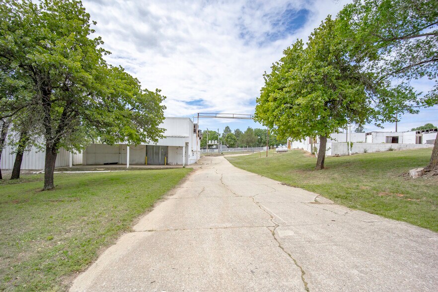 More Photos Of 1820 N Council Rd, Blanchard Food Processing For Sale