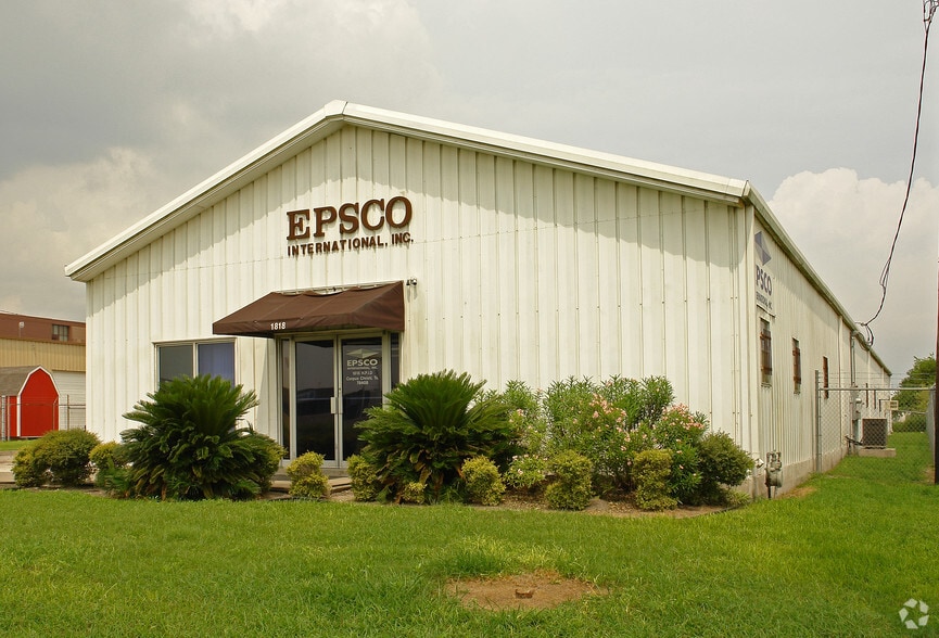More Photos Of 1818 N Padre Island Dr, Corpus Christi Warehouse For Lease