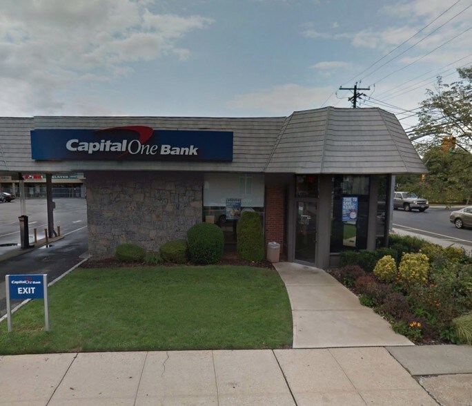 More Photos Of 115 Main St, East Rockaway Bank For Lease