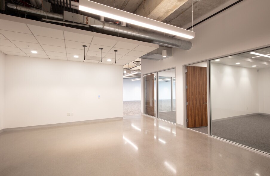 More Photos Of 2001 Junipero Serra Blvd, Daly City Research And Development For Lease