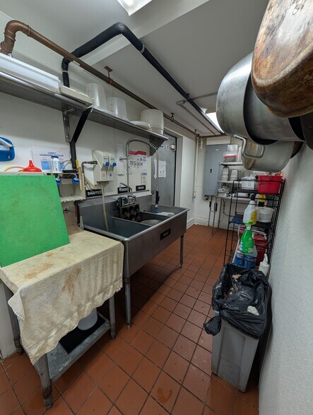 More Photos Of 57 East St, Ipswich Specialty For Sale