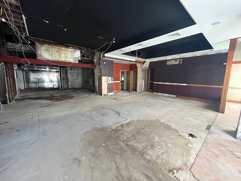 More Photos Of 4348-50 Main St, Philadelphia Restaurant For Sale