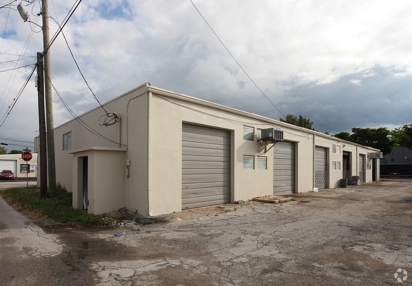 More Photos Of 872-892 NE 42nd St, Fort Lauderdale Light Manufacturing For Sale