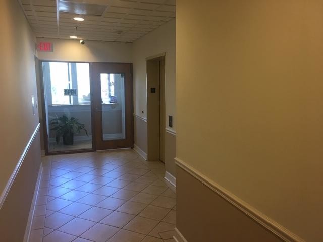 More Photos Of 48 W Montgomery Xrd, Savannah General Retail For Lease