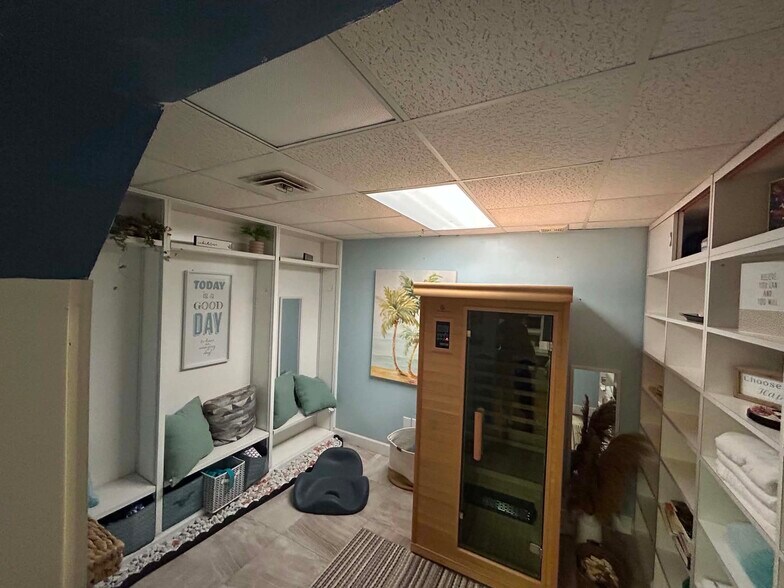 More Photos Of 250 Foxglove Dr, Mount Sterling Medical For Lease