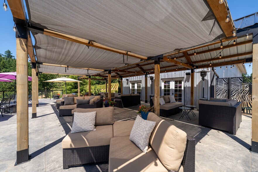 More Photos Of 12000 NW Old Wagon Rd, Carlton Winery Vineyard For Sale