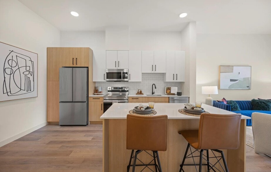 More Photos Of 2 Los Angeles St, Newton Apartments For Lease