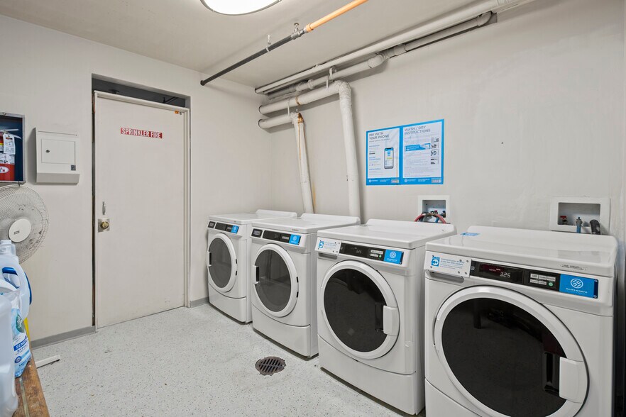 More Photos Of 507 19th Ave E, Seattle Apartments For Sale