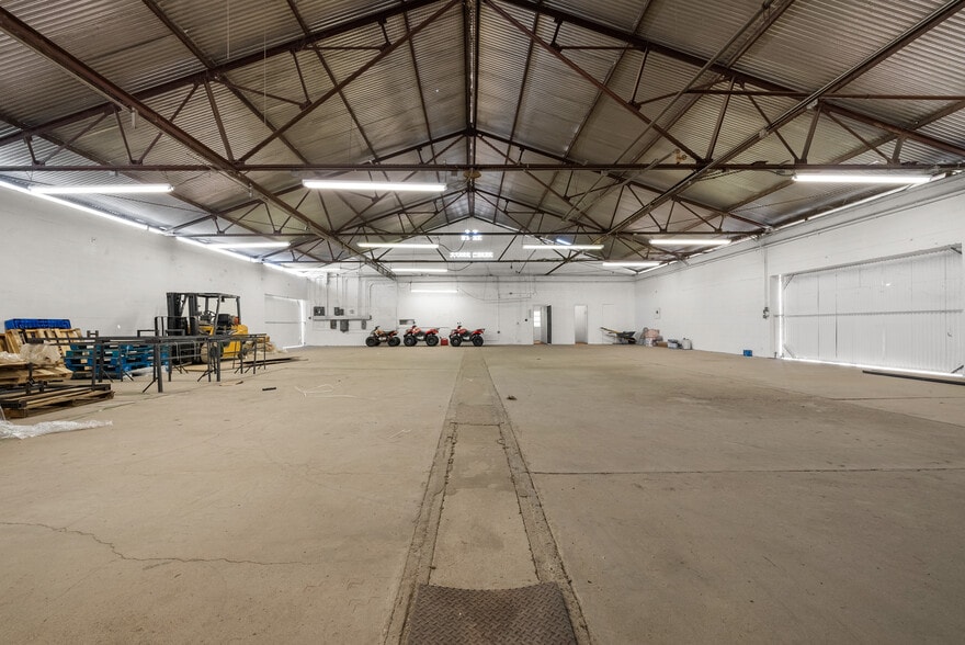 More Photos Of 550 Highway 46, Wasco Warehouse For Sale