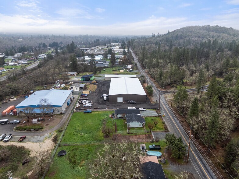 More Photos Of 954 Ort Ln, Merlin Industrial For Lease