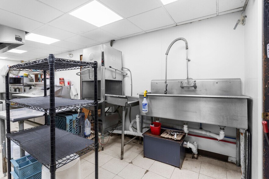 More Photos Of 45 S Walnut St, Sharpsville General Retail For Sale