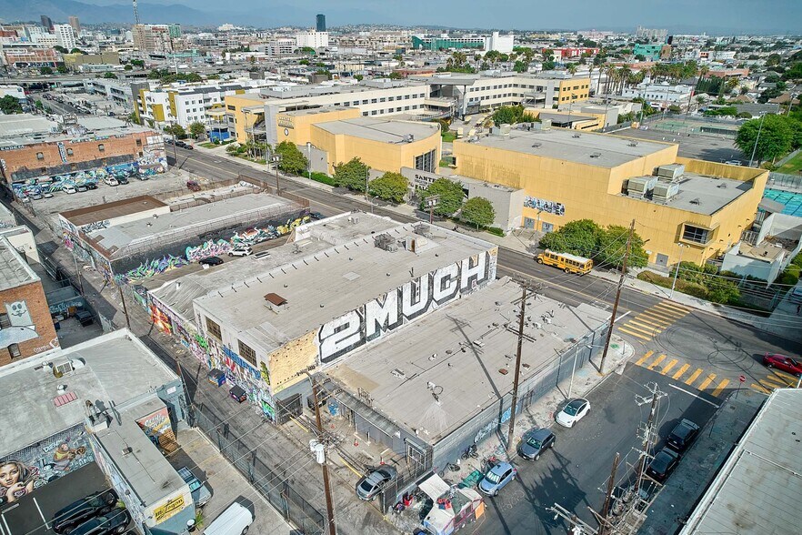 More Photos Of 1977 S Los Angeles St, Los Angeles Distribution For Sale