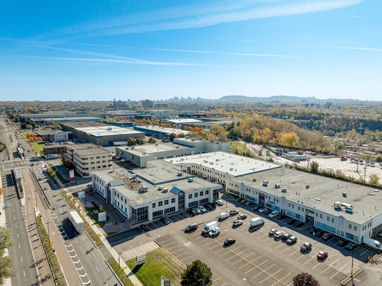 More Photos Of 8552-8678 Boul Pie-IX, Montréal Warehouse For Lease