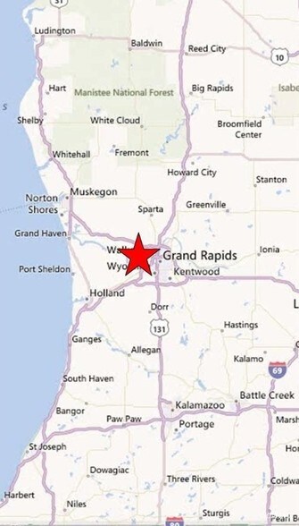 More Photos Of 411-457 Standale Plz NW, Grand Rapids Storefront For Lease