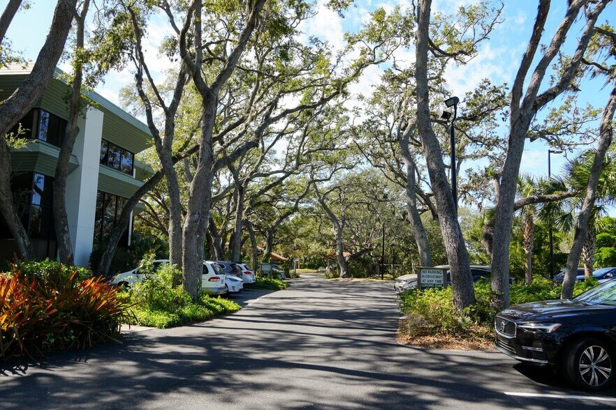 More Photos Of 2477 Stickney Point Rd, Sarasota Office For Lease