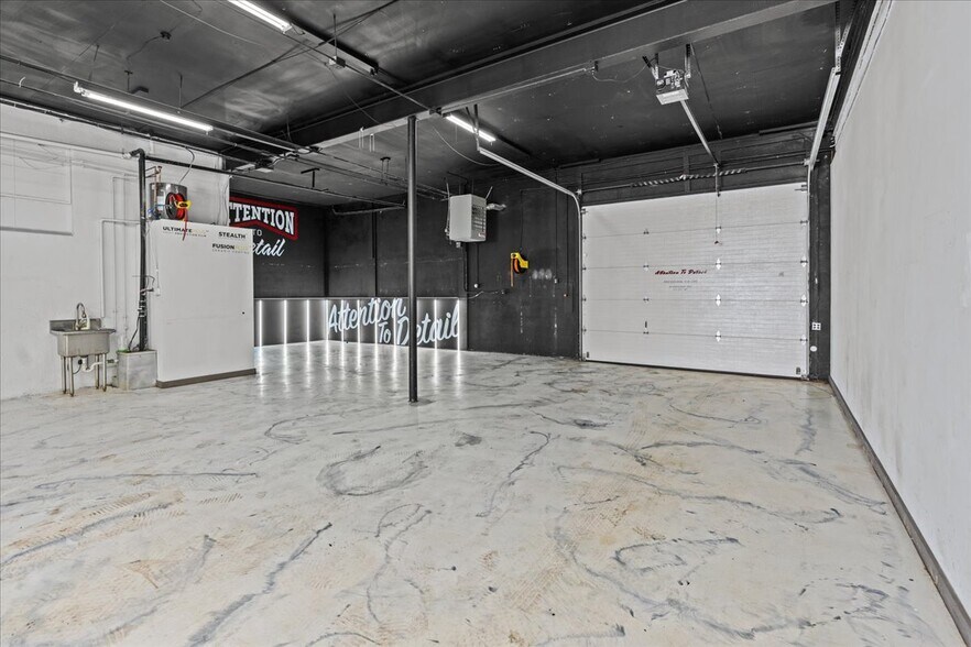 More Photos Of 171-173 Shaker Rd, East Longmeadow General Retail For Sale