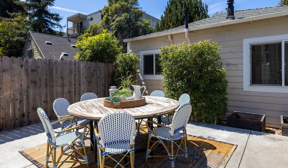 More Photos Of 435 Vernon St, Oakland Specialty For Sale