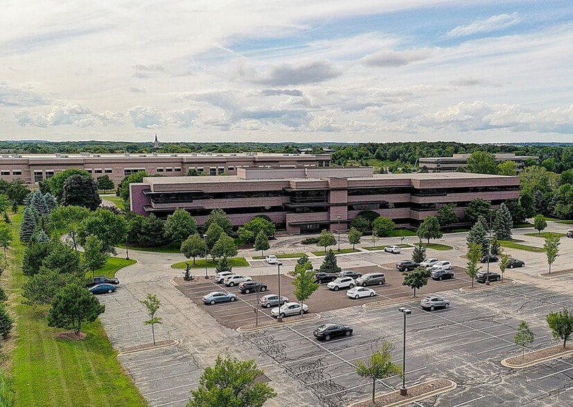 More Photos Of W126N7338 Flint Rd, Menomonee Falls Office For Lease