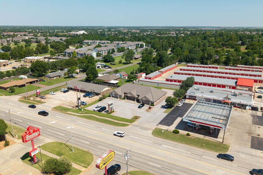 More Photos Of 543 E Ok-152, Mustang Office For Sale