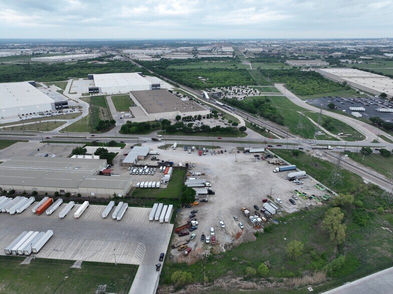 More Photos Of 3900 N Beach St, Haltom City Warehouse For Sale